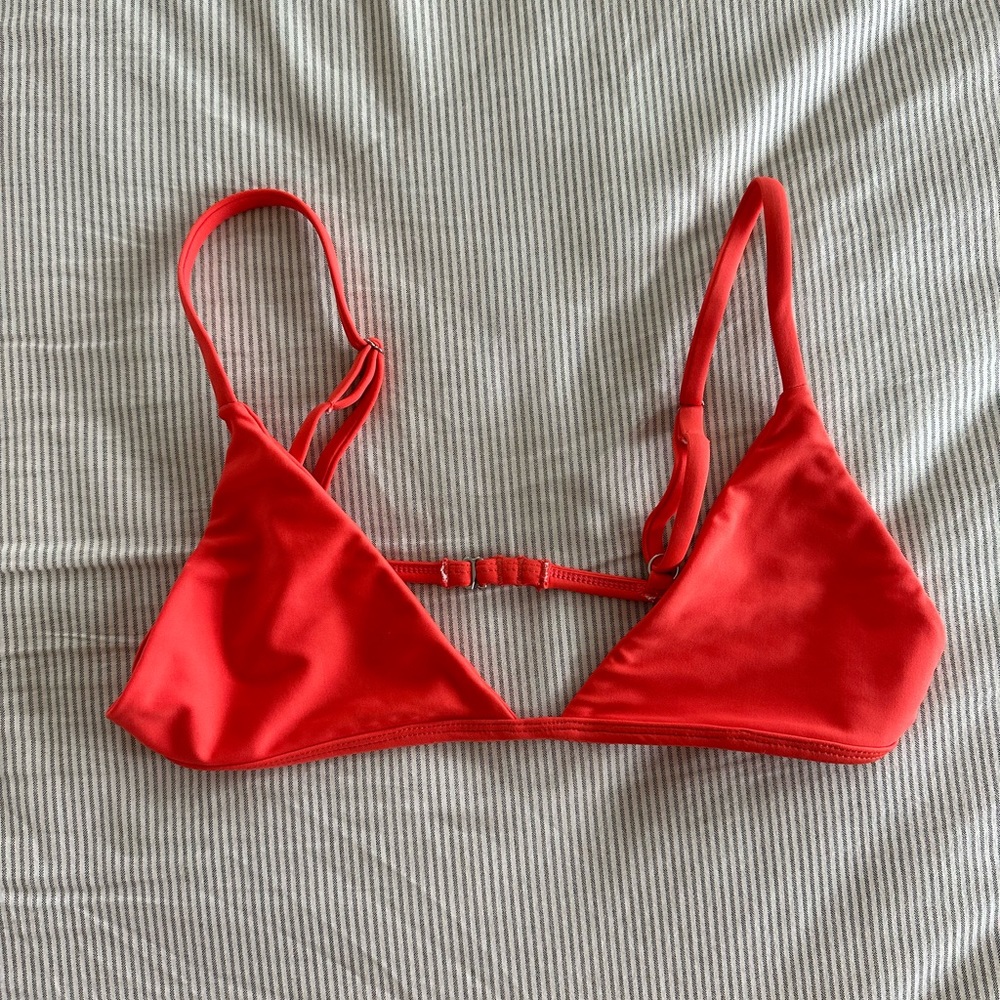 LOKAHI Swimwear Vada Top in M in the Sunset solid color NWOT